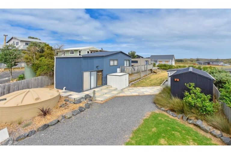 Photo of property in 21 Westside Road, Port Waikato, Tuakau, 2695