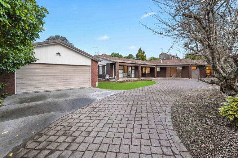 Photo of property in 24 Burn-murdoch Street, St Andrews, Hamilton, 3200