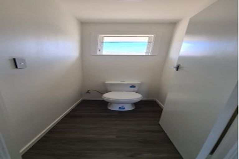 Photo of property in 4/215 Swanson Road, Henderson, Auckland, 0610