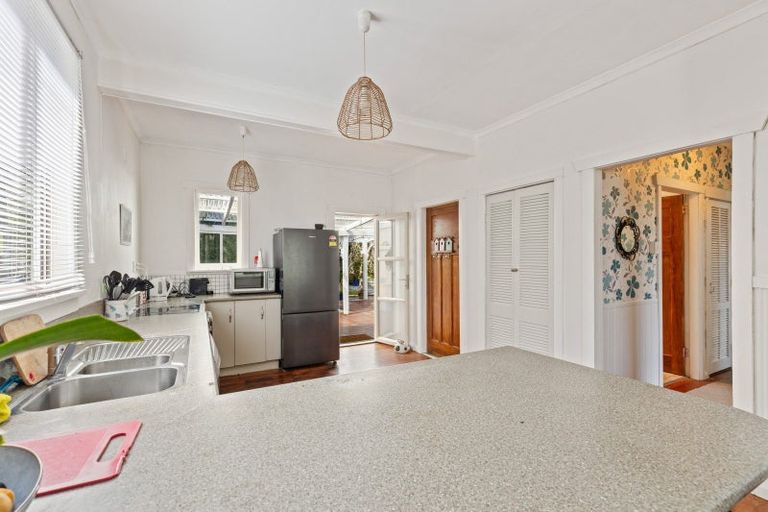 Photo of property in 383 Saint Aubyn Street, Moturoa, New Plymouth, 4310