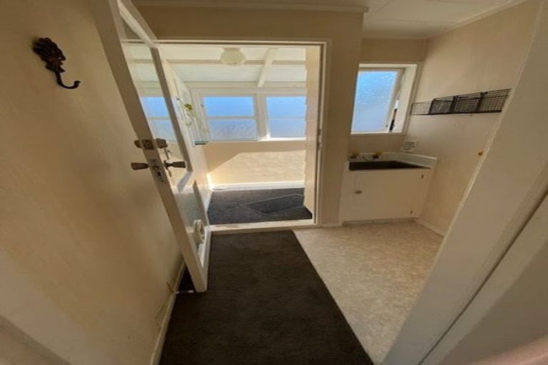 Photo of property in 17 Kinder Street, Acacia Bay, Taupo, 3330