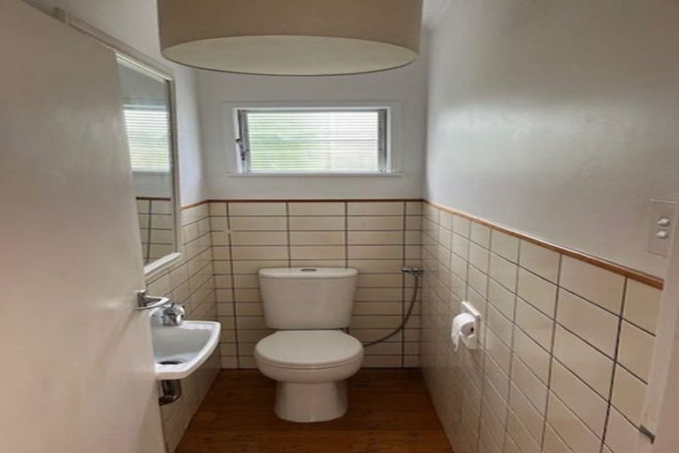 Photo of property in 1/27 Gazelle Avenue, Beach Haven, Auckland, 0626