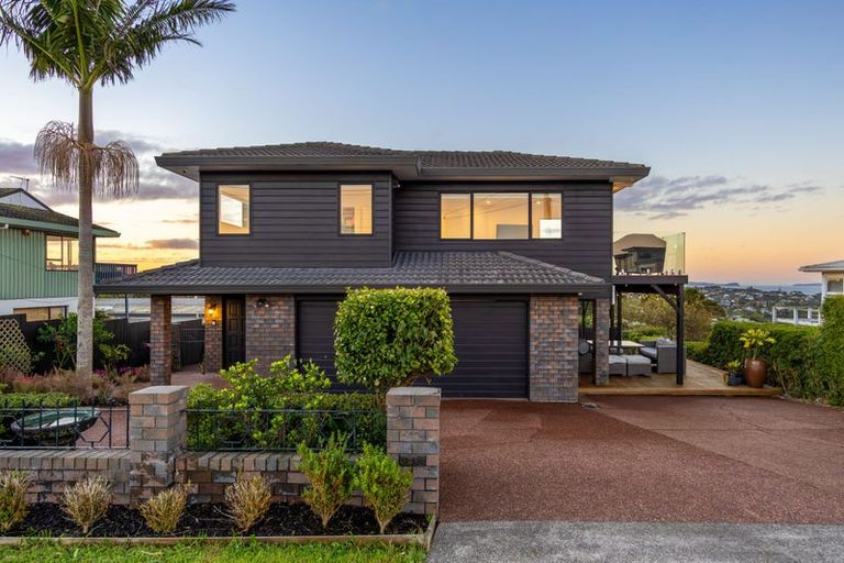 Photo of property in 2/30 Firth Road, Torbay, Auckland, 0630