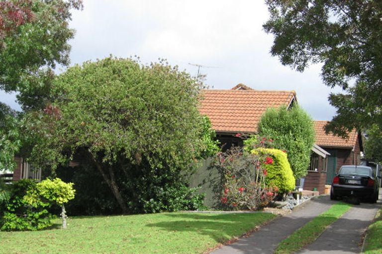 Photo of property in 11 Tatyana Place, Massey, Auckland, 0614