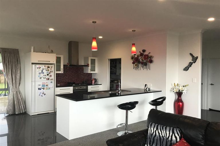 Photo of property in 34 Broadwater Close, Pyes Pa, Tauranga, 3112
