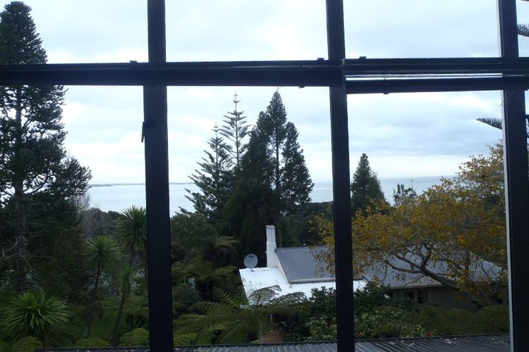 Photo of property in 29 Takahe Road, Titirangi, Auckland, 0604