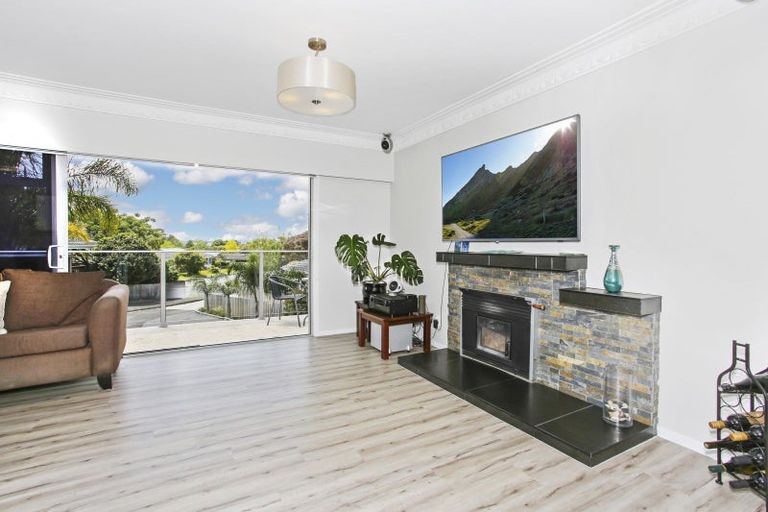Photo of property in 13 Hanover Place, Pahurehure, Papakura, 2113