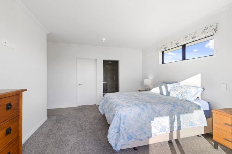 Photo of property in 17 Chimango Place, Rolleston, 7615