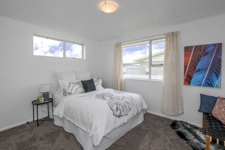 Photo of property in 42 Hinemoa Street, Levin, 5510