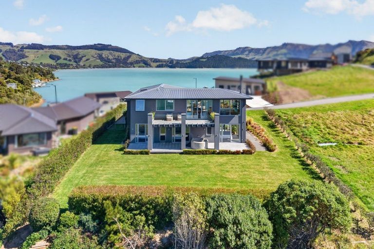Photo of property in 11 Kaioruru Lane, Charteris Bay, Lyttelton, 8971
