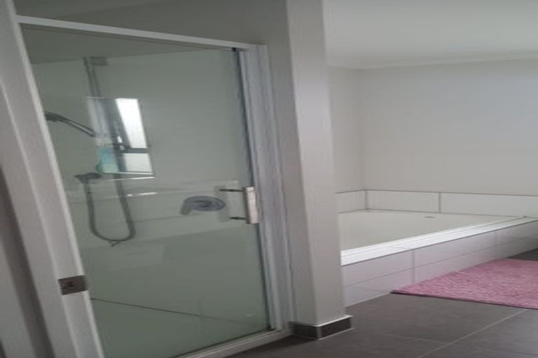 Photo of property in 17 Discovery Place, Marfell, New Plymouth, 4310