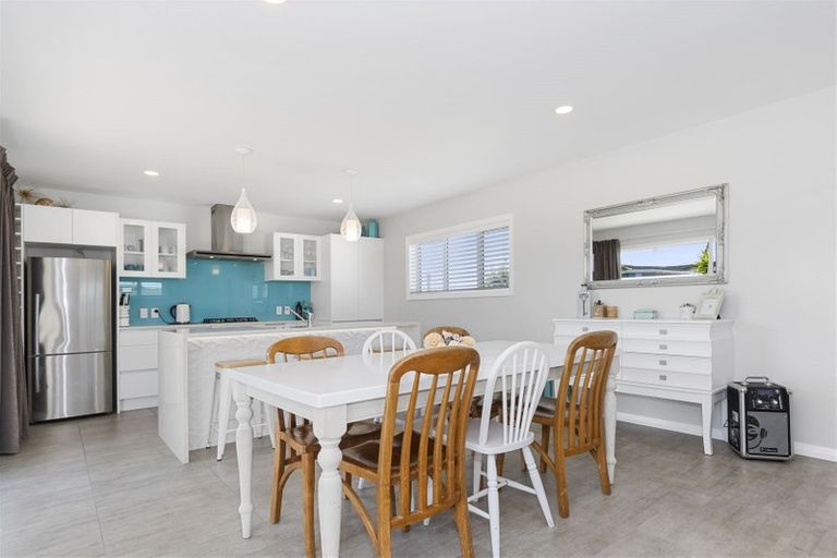 Photo of property in 28a Dickson Road, Papamoa Beach, Papamoa, 3118