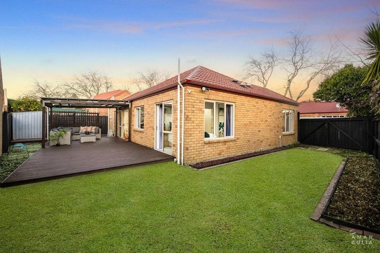 Photo of property in 2 Kilmarnock Avenue, Ranui, Auckland, 0612