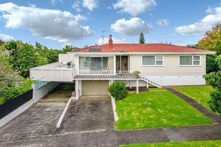 Photo of property in 125 Reeves Road, Pakuranga Heights, Auckland, 2010