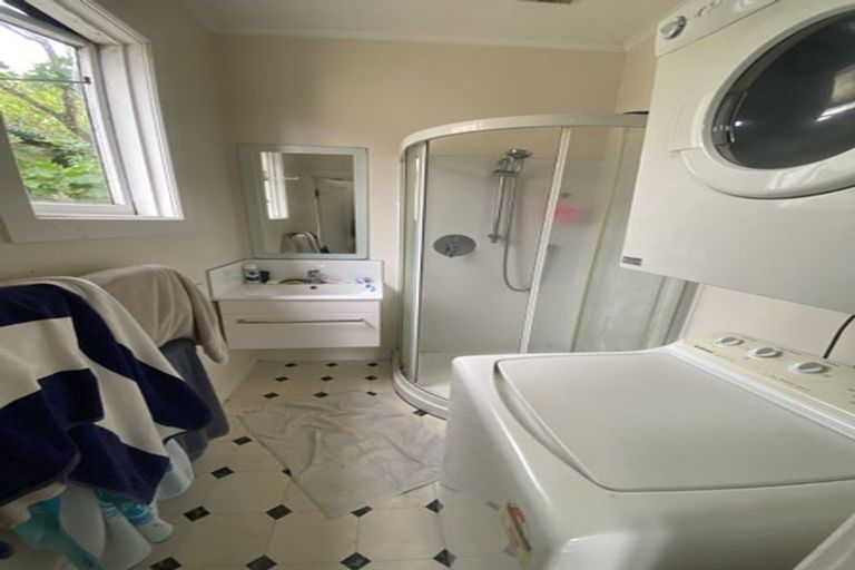 Photo of property in 72 Fairlie Terrace, Kelburn, Wellington, 6021