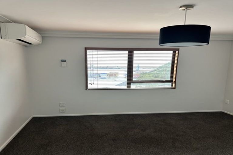 Photo of property in 4 Karaka Road, Bluff Hill, Napier, 4110