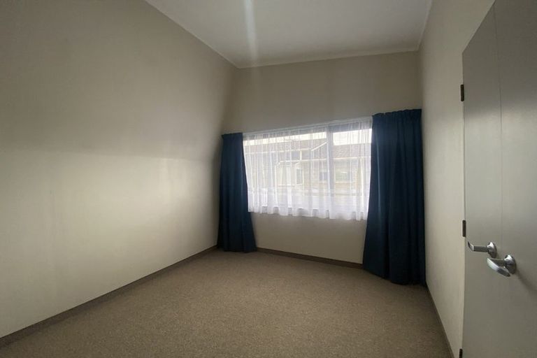 Photo of property in 8b Julian Place, Westown, New Plymouth, 4310