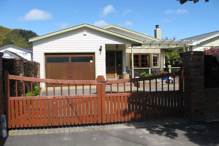 Photo of property in 42 Saint Ronans Avenue, Waterloo, Lower Hutt, 5011