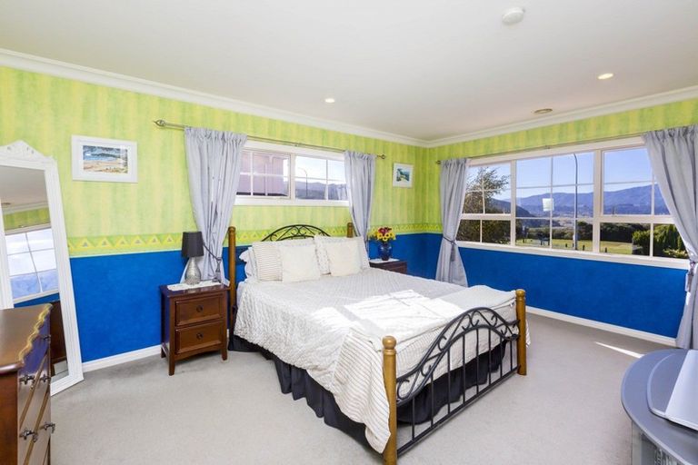 Photo of property in 41 Kirton Drive, Riverstone Terraces, Upper Hutt, 5018