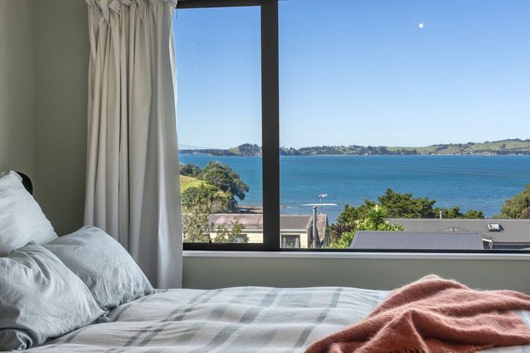 Photo of property in 10 Kookaburra Drive, Tawharanui Peninsula, Matakana, 0986