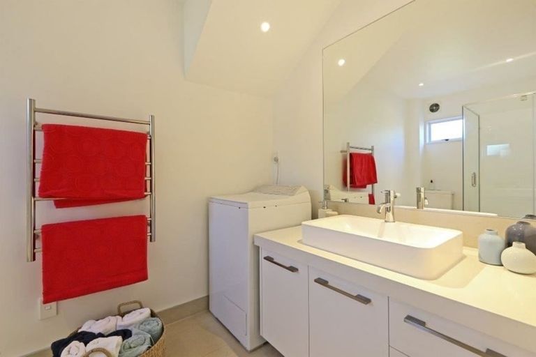 Photo of property in 8 Gilray Place, Waimarama, 4294