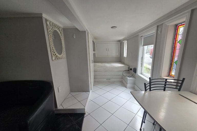 Photo of property in 15 Nairn Street, Mount Cook, Wellington, 6011