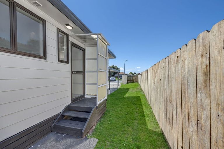 Photo of property in 3/10 Ebenezer Way, Clendon Park, Auckland, 2103