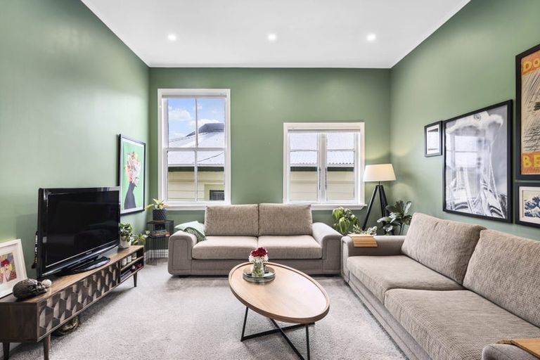 Photo of property in 16 Reuben Avenue, Brooklyn, Wellington, 6021