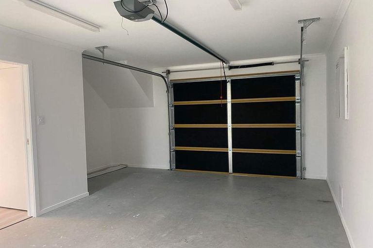 Photo of property in 17 Castletown Street, Wallaceville, Upper Hutt, 5018