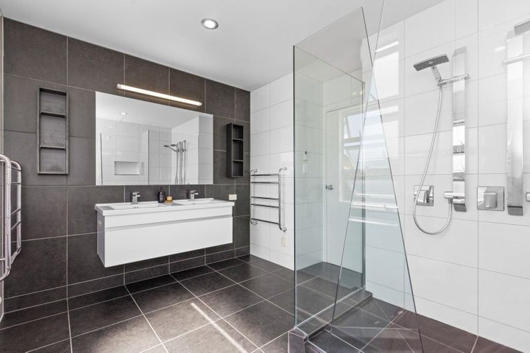 Photo of property in 52 Rochfort Road, Havelock North, 4130