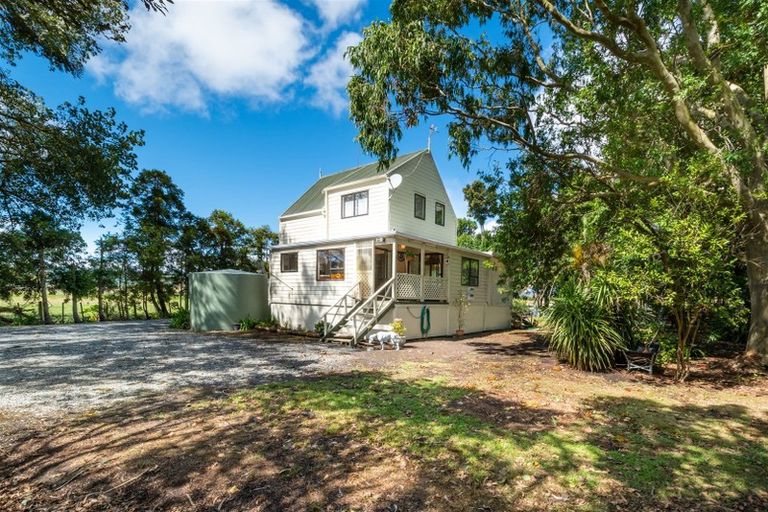 Photo of property in 2162 State Highway 16, Helensville, 0875
