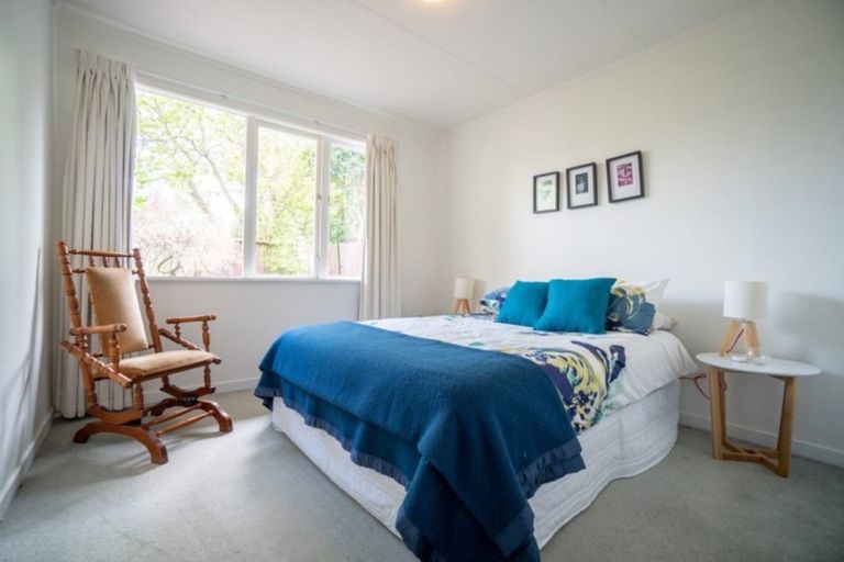 Photo of property in 17 Antrim Place, Hokowhitu, Palmerston North, 4410