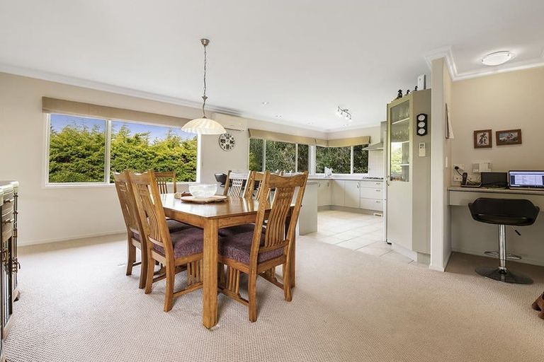 Photo of property in 6 Rivervale Grove, Stanmore Bay, Whangaparaoa, 0932