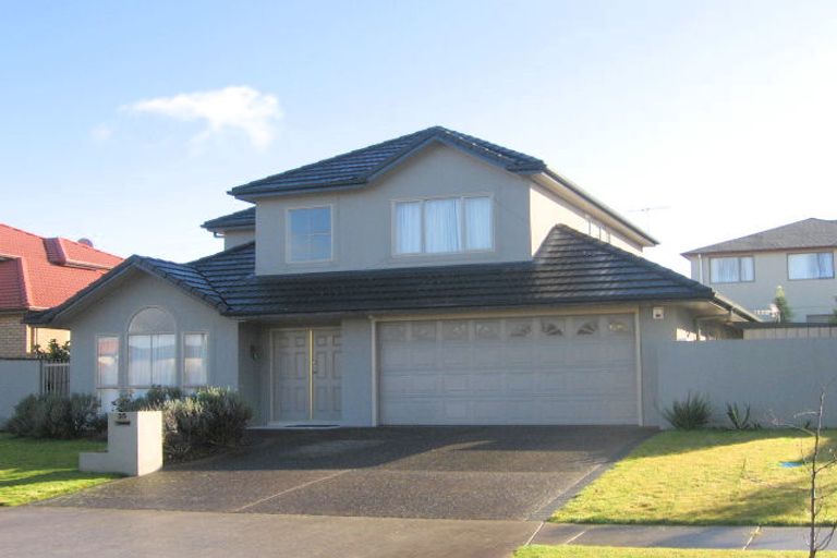 Photo of property in 35 Carousel Crescent, East Tamaki Heights, Auckland, 2016