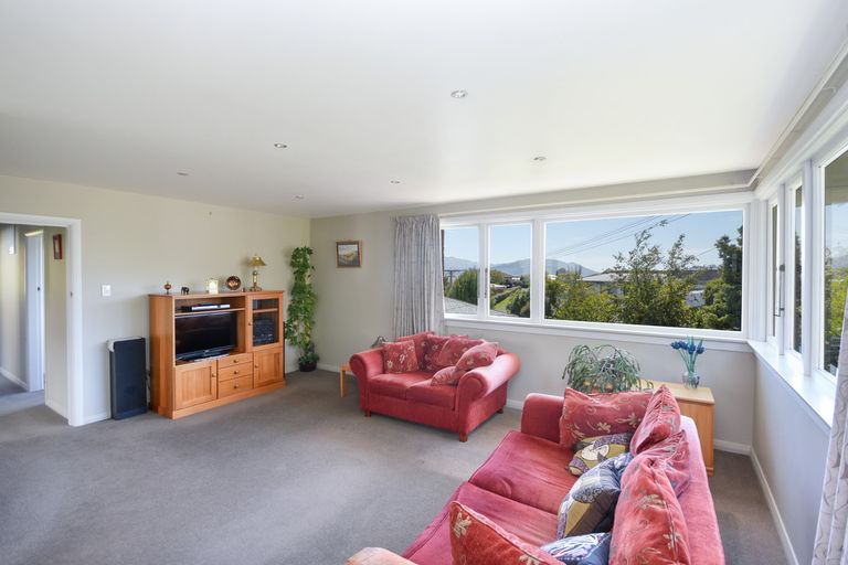 Photo of property in 112 Easther Crescent, Kew, Dunedin, 9012