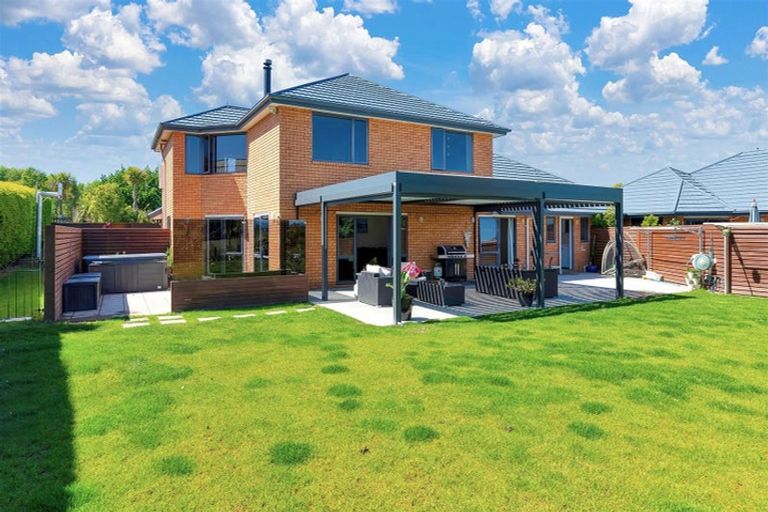 Photo of property in 66 Queens Avenue, Waikuku Beach, 7402