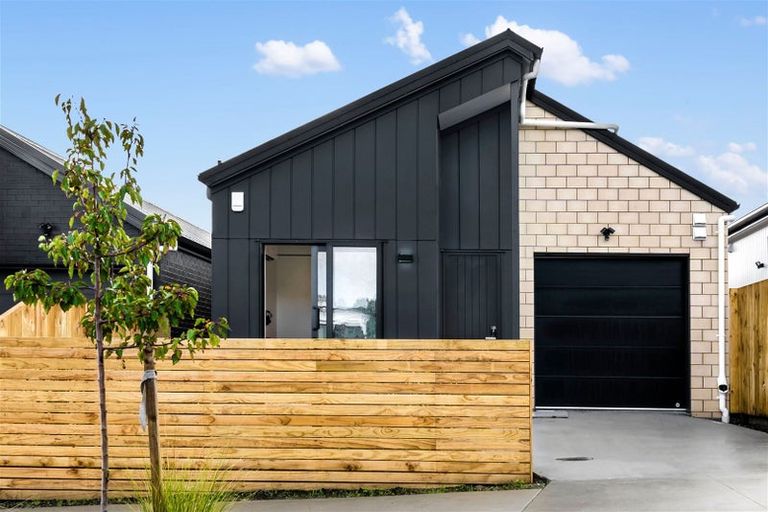 Photo of property in 42 Biokovo Street, Massey, Auckland, 0614