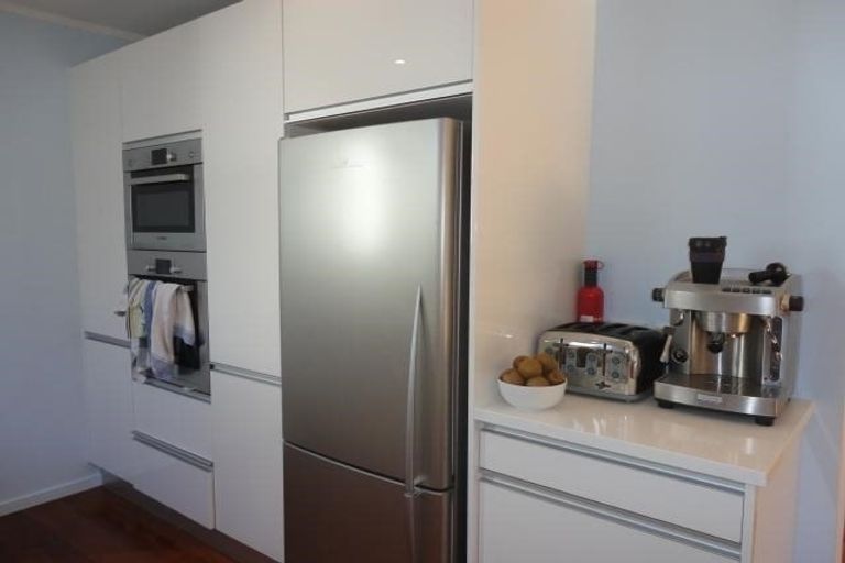 Photo of property in 40 Belle Vue Avenue, Northcote Point, Auckland, 0627