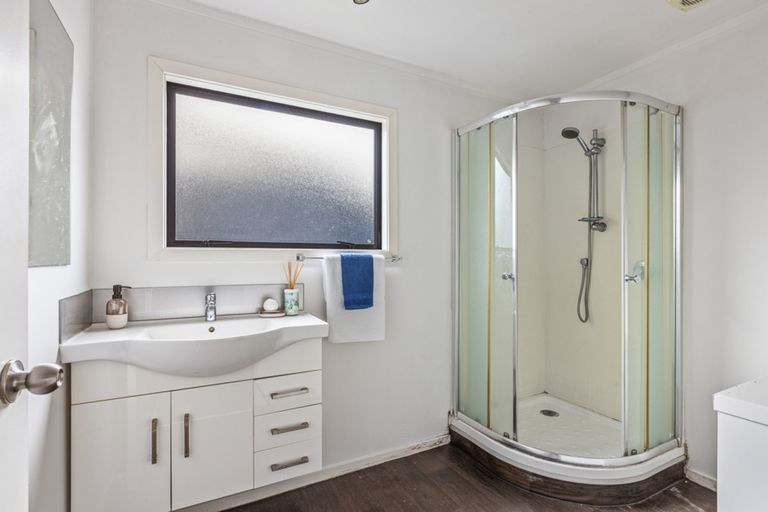 Photo of property in 29 Lavinia Crescent, Mangere East, Auckland, 2024