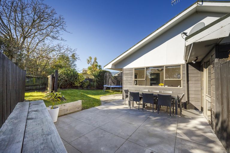 Photo of property in 28 Pencarrow Street, Highbury, Palmerston North, 4412