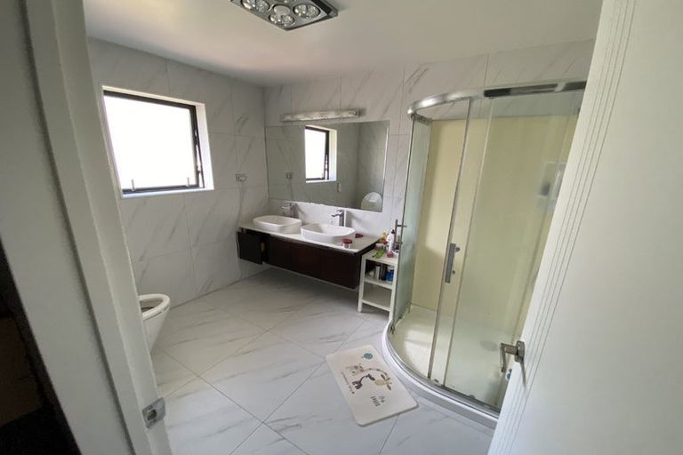 Photo of property in 7 Azzurro Way, Flat Bush, Auckland, 2019