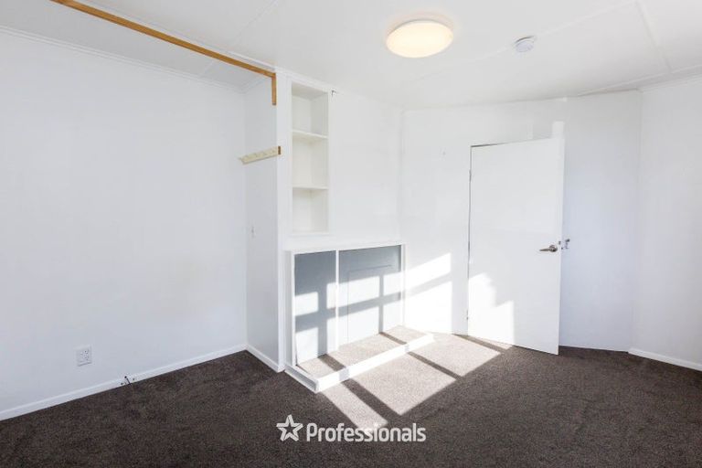 Photo of property in 35 Hanson Grove, Stokes Valley, Lower Hutt, 5019