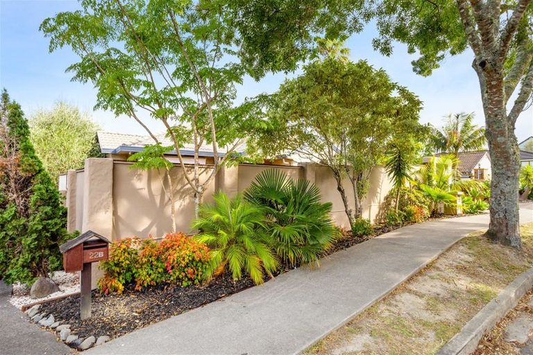 Photo of property in 1/22 Lagoon Way, West Harbour, Auckland, 0618