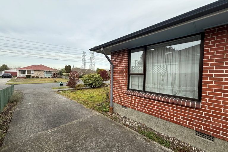 Photo of property in 8 Appleby Crescent, Burnside, Christchurch, 8053