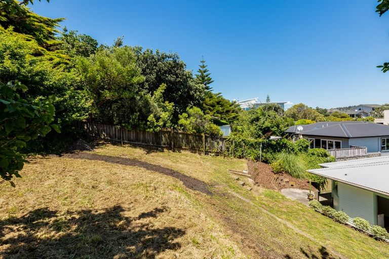 Photo of property in 15 Mana View Road, Paremata, Porirua, 5026