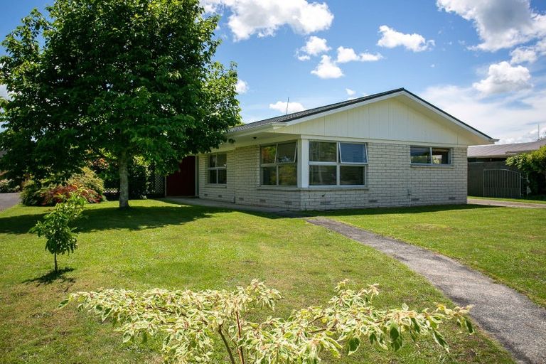 Photo of property in 5 Woodstock Crescent, Leamington, Cambridge, 3432