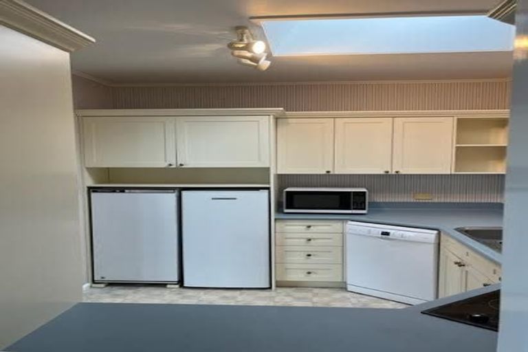 Photo of property in 7 Glenville Road, Karaka Bays, Wellington, 6022