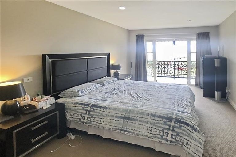 Photo of property in 20 Leneford Drive, East Tamaki, Auckland, 2013