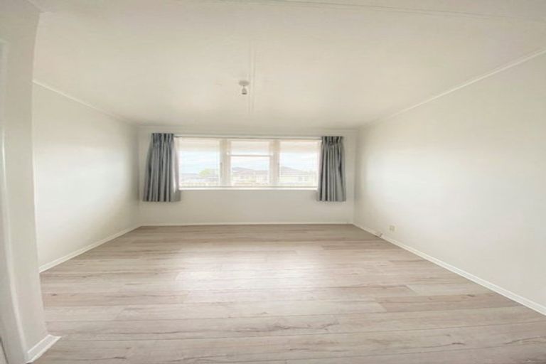 Photo of property in 48 Arimu Road, Papakura, 2110