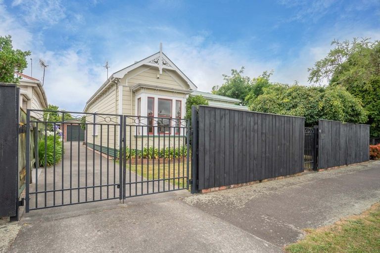 Photo of property in 46 Lombard Street, Palmerston North, 4410